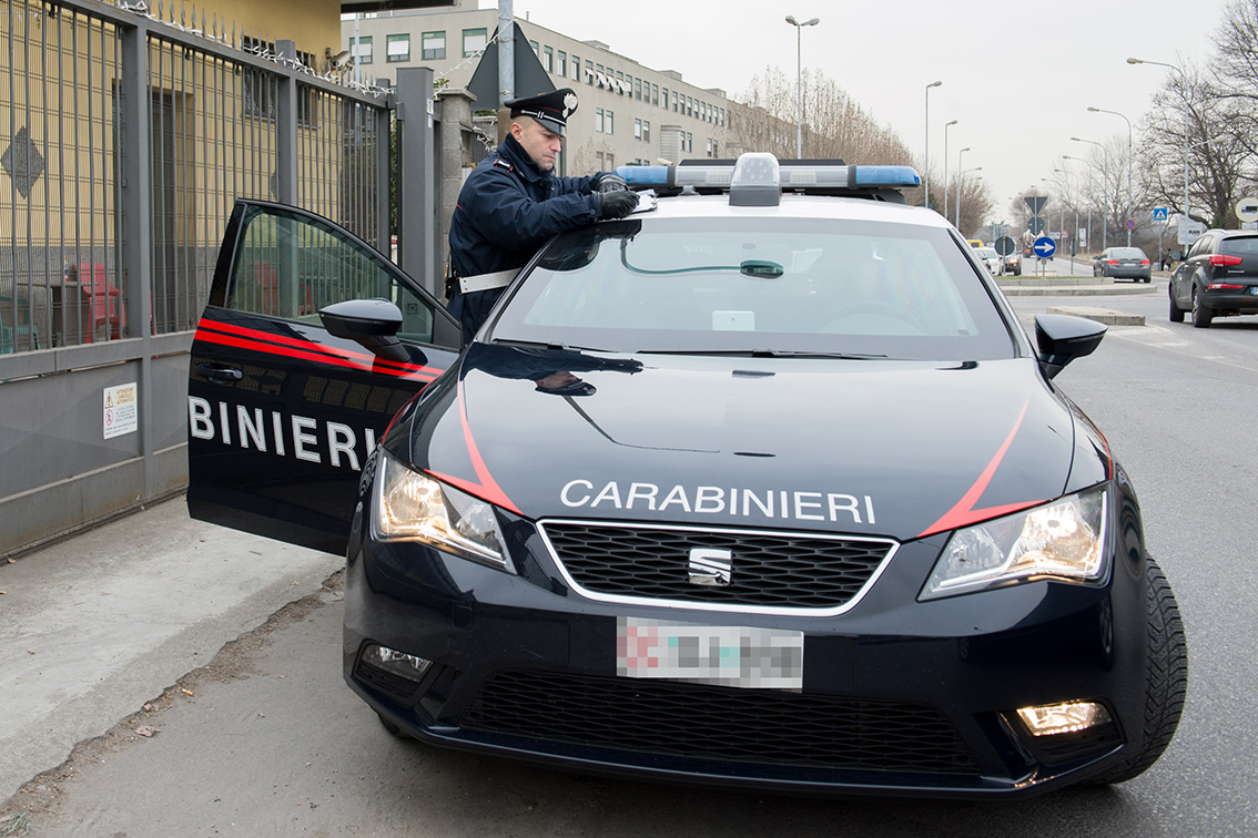 Cusano Minaccia Di Lanciarsi Nel Vuoto Dal Quarto Piano Salvato Dai