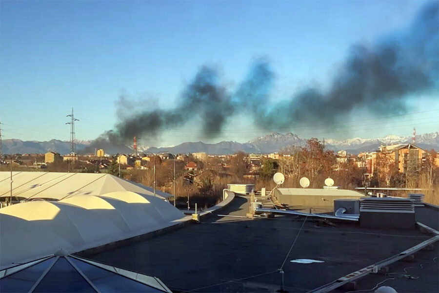 Incendio A Lissone Colonna Di Fumo Nero Visibile In Tutto Il Nordmilano