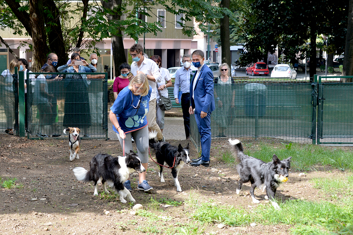 Sesto, inaugurata la nuova area cani al Parco Crisafulli