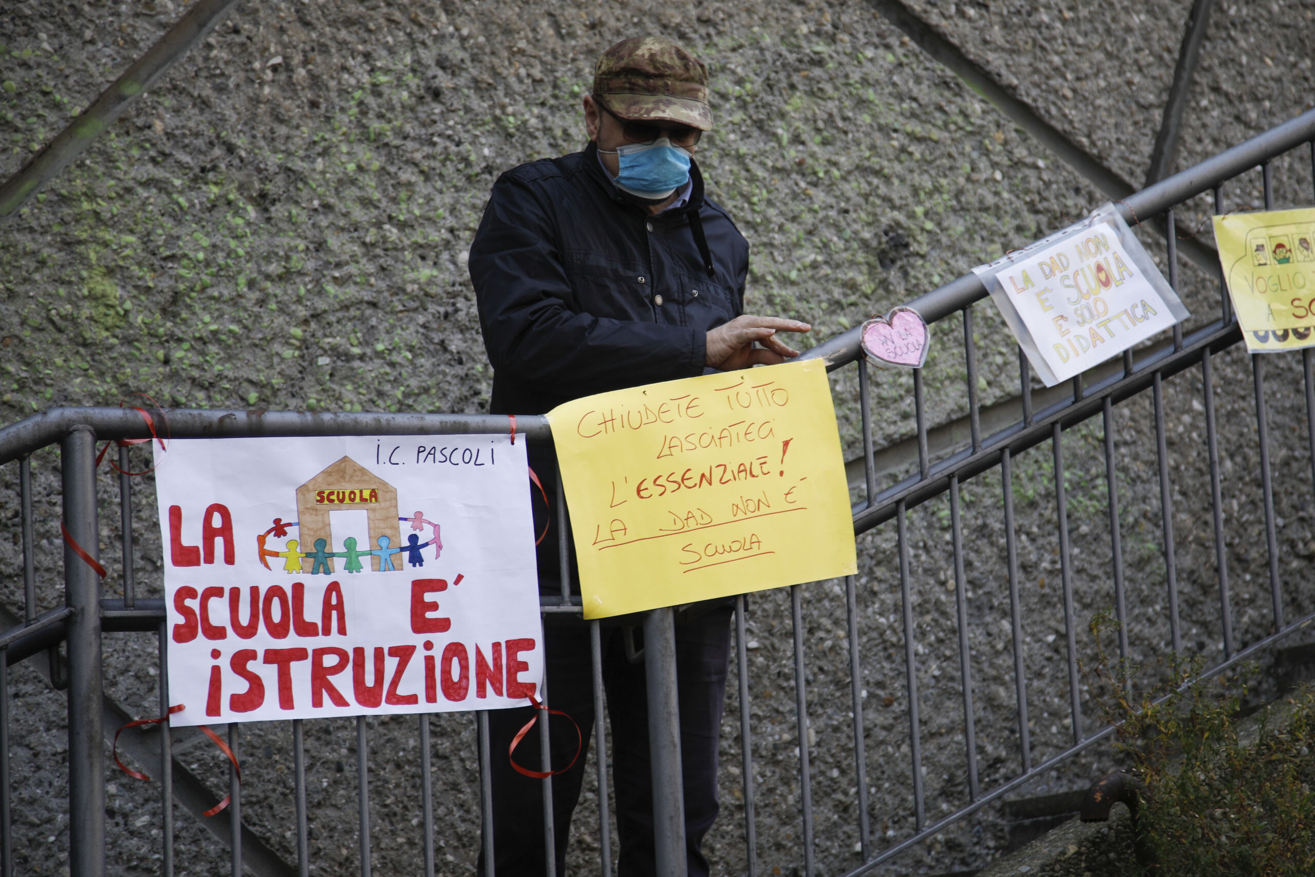 sesto san giovanni manifestazione abbiamo a cuore la scuola