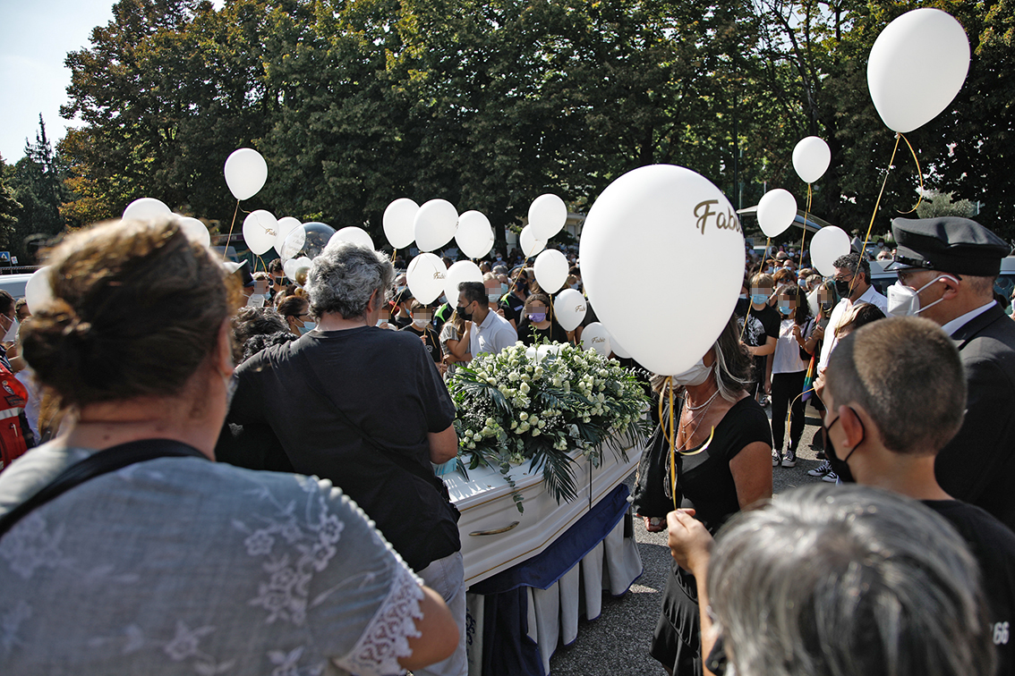 sesto san giovanni: funerale di fabio mosca