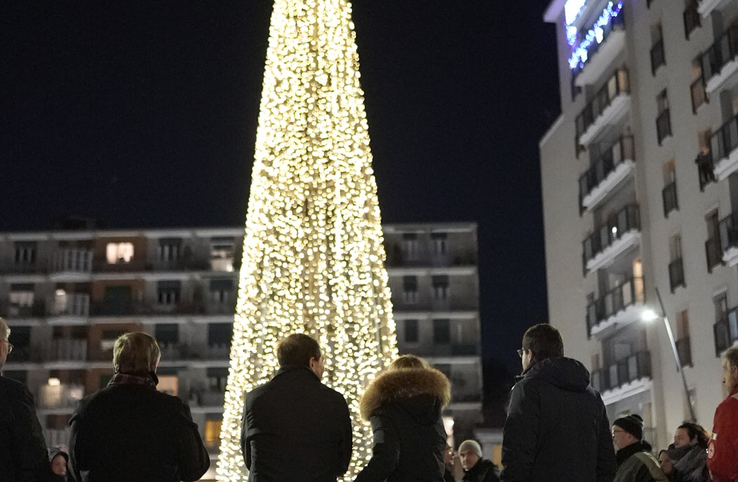 accensione albero sesto piazza petazzi 2